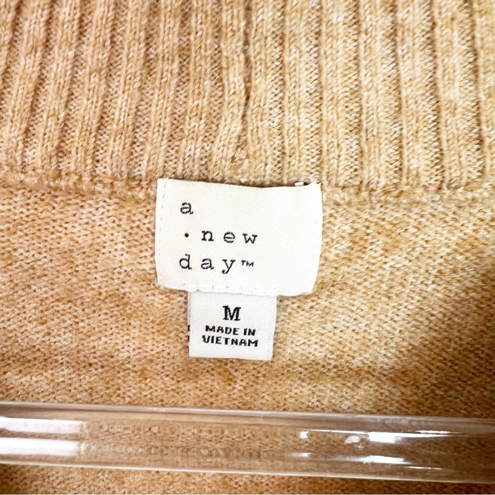 A NEW DAY TAN BROWN PULLOVER CREWNECK SWEATER RIBBED NECKLINE CUFF HEM SZ MEDIUM - Picture 4 of 5